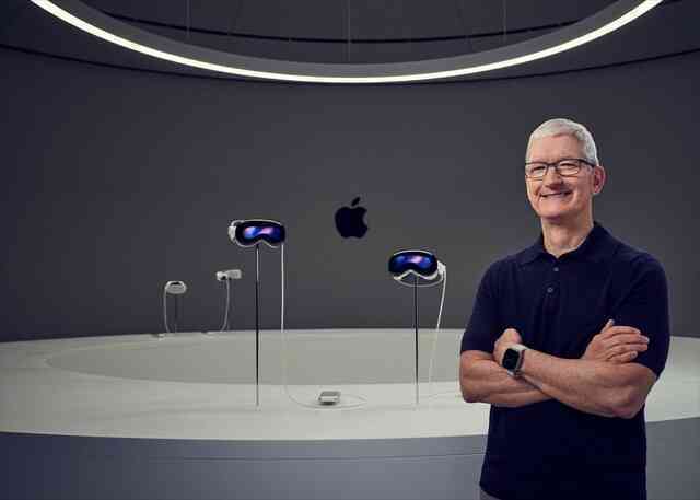 Canh bạc của Tim Cook cho sản phẩm thay thế iPhone khi Apple không còn tăng trưởng nóng: Hậu quả từ cái bóng quá lớn của Steve Jobs- Ảnh 2. Canh bạc của Tim Cook cho sản phẩm thay thế iPhone khi Apple không còn tăng trưởng nóng: Hậu quả từ cái bóng quá lớn của Steve Jobs- Ảnh 2.