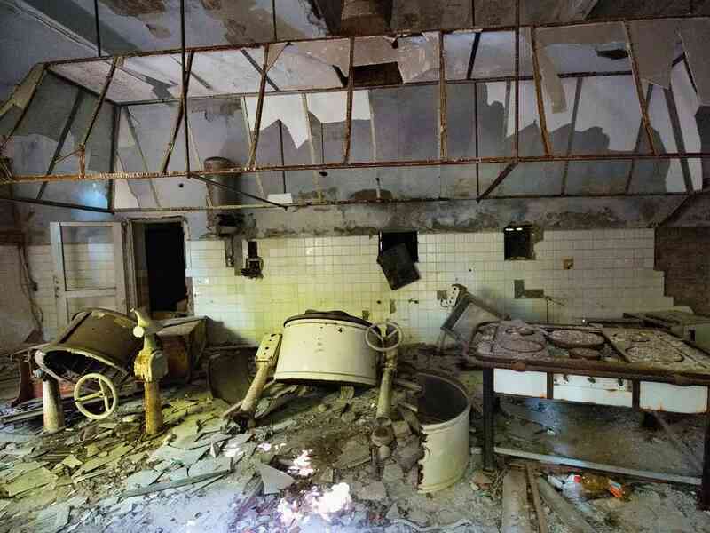 Đảo Poveglia: Hòn đảo bí ẩn và đáng sợ nhất thế giới vì những chuyện lạ khó lý giải- Ảnh 4. Đảo Poveglia: Hòn đảo bí ẩn và đáng sợ nhất thế giới vì những chuyện lạ khó lý giải- Ảnh 4.