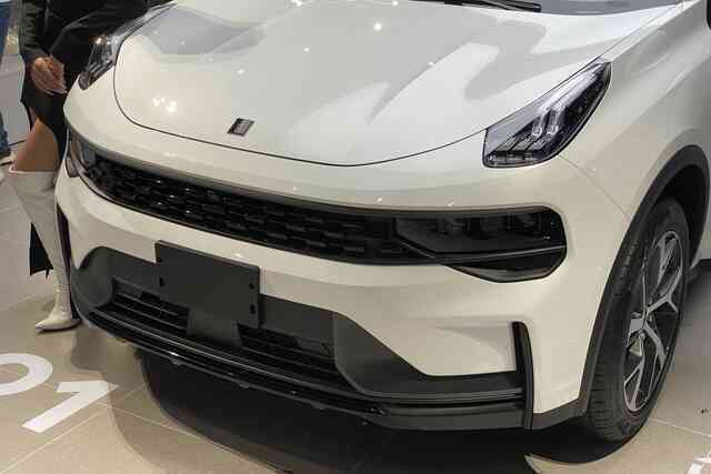 Ảnh thực tế Lynk & Co 01 vừa ra mắt VN: Cùng cỡ CX-5 nhưng trang bị cao cấp hơn hẳn, chờ giá để quyết định doanh số- Ảnh 15. Ảnh thực tế Lynk & Co 01 vừa ra mắt VN: Cùng cỡ CX-5 nhưng trang bị cao cấp hơn hẳn, chờ giá để quyết định doanh số- Ảnh 15.