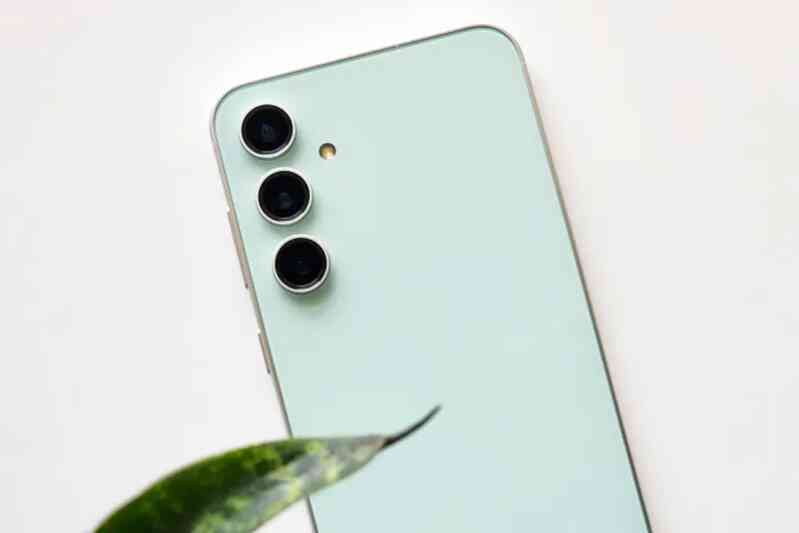 Đây là chiếc điện thoại thay thế được cả iPhone 15 Pro Max với giá chỉ bằng một nửa: Tin được không?- Ảnh 2. Đây là chiếc điện thoại thay thế được cả iPhone 15 Pro Max với giá chỉ bằng một nửa: Tin được không?- Ảnh 2.