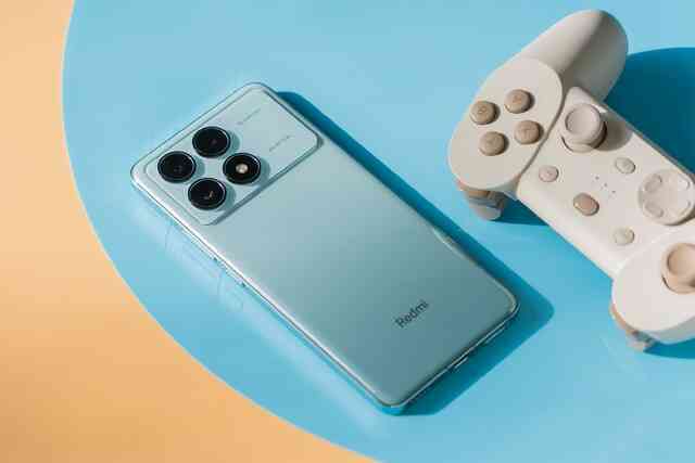 Ảnh thực tế smartphone Xiaomi có chip Snapdragon 8 Gen 3 giá rẻ nhất, màn hình sáng nhất thế giới- Ảnh 2. Ảnh thực tế smartphone Xiaomi có chip Snapdragon 8 Gen 3 giá rẻ nhất, màn hình sáng nhất thế giới- Ảnh 2.