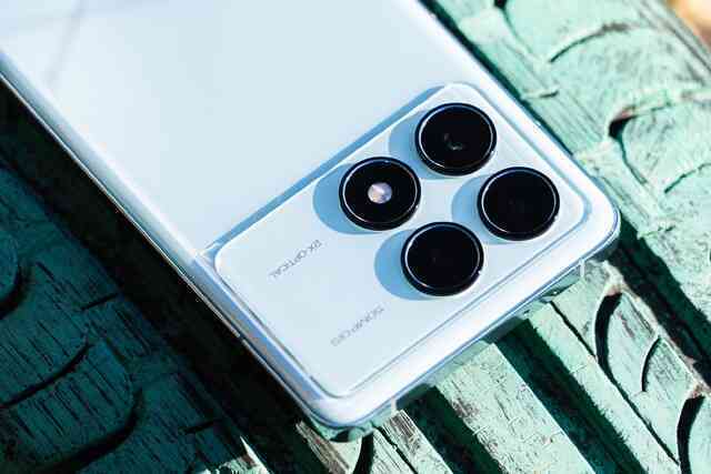 Ảnh thực tế smartphone Xiaomi có chip Snapdragon 8 Gen 3 giá rẻ nhất, màn hình sáng nhất thế giới- Ảnh 4. Ảnh thực tế smartphone Xiaomi có chip Snapdragon 8 Gen 3 giá rẻ nhất, màn hình sáng nhất thế giới- Ảnh 4.