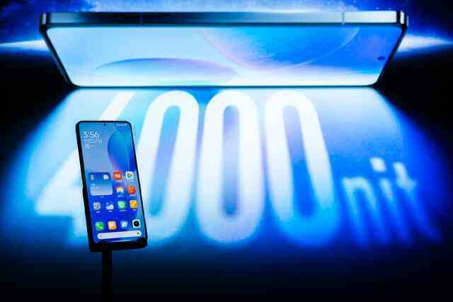 Ảnh thực tế smartphone Xiaomi có chip Snapdragon 8 Gen 3 giá rẻ nhất, màn hình sáng nhất thế giới- Ảnh 7. Ảnh thực tế smartphone Xiaomi có chip Snapdragon 8 Gen 3 giá rẻ nhất, màn hình sáng nhất thế giới- Ảnh 7.
