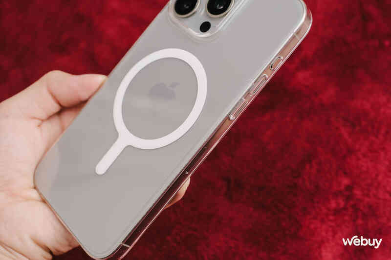 Dùng iPhone 15 Pro Max? Đây là phụ kiện nên mua ngay vì một lý do này- Ảnh 10. Dùng iPhone 15 Pro Max? Đây là phụ kiện nên mua ngay vì một lý do này- Ảnh 10.