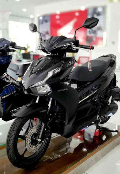Giá Honda Air Blade thủng đáy tại đại lý, chỉ còn từ 38 triệu đồng- Ảnh 2. Giá Honda Air Blade thủng đáy tại đại lý, chỉ còn từ 38 triệu đồng- Ảnh 2.