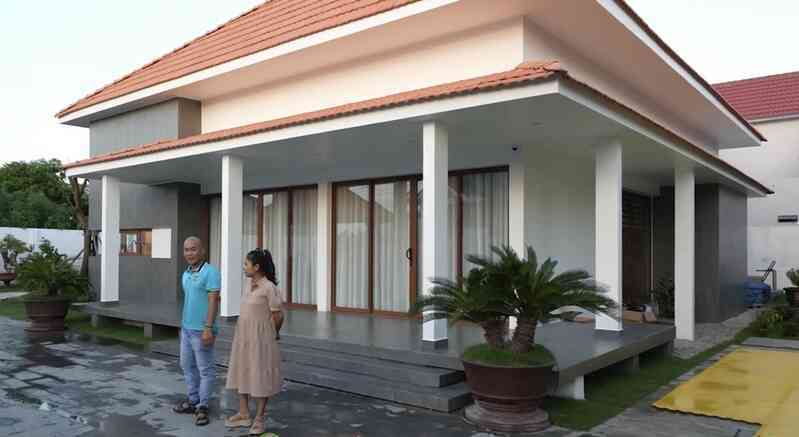 Anh công nhân lương 5 triệu bất ngờ đổi đời, vung tiền xây biệt thự 1000m2 ở Ninh Thuận- Ảnh 4.