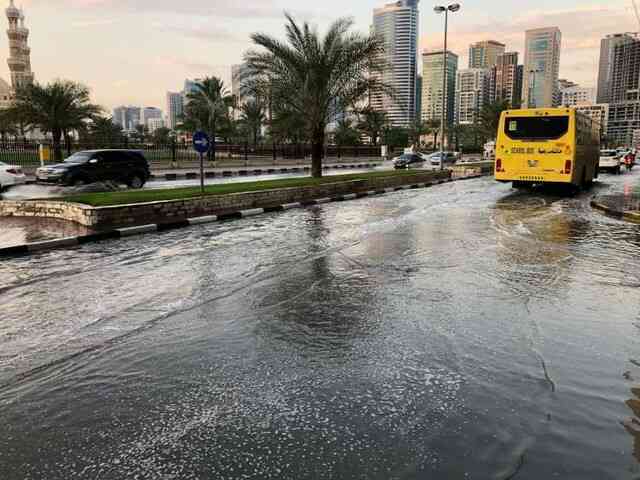 Dubai tạo ra mưa nhân tạo như thế nào?- Ảnh 4. Dubai tạo ra mưa nhân tạo như thế nào?- Ảnh 4.