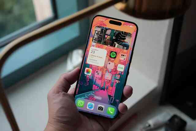 Chiếc iPhone này cũng có "3 mắt", tính năng đầy đủ: Cần gì tốn tiền mua iPhone 15 Pro Max hơn 30 triệu?