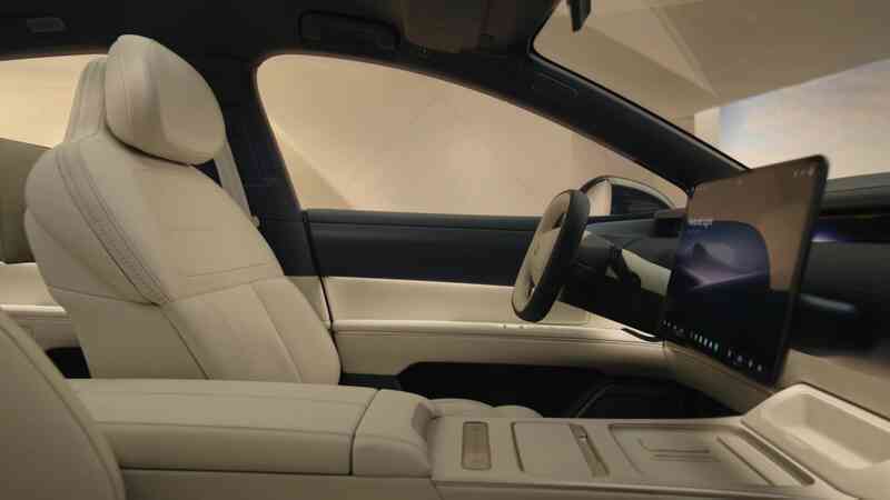 Hãng xe điện Trung Quốc khoe hệ thống treo xịn như Rolls-Royce, ly nước không rơi một giọt dù đi qua gờ giảm tốc- Ảnh 2. Hãng xe điện Trung Quốc khoe hệ thống treo xịn như Rolls-Royce, ly nước không rơi một giọt dù đi qua gờ giảm tốc- Ảnh 2.