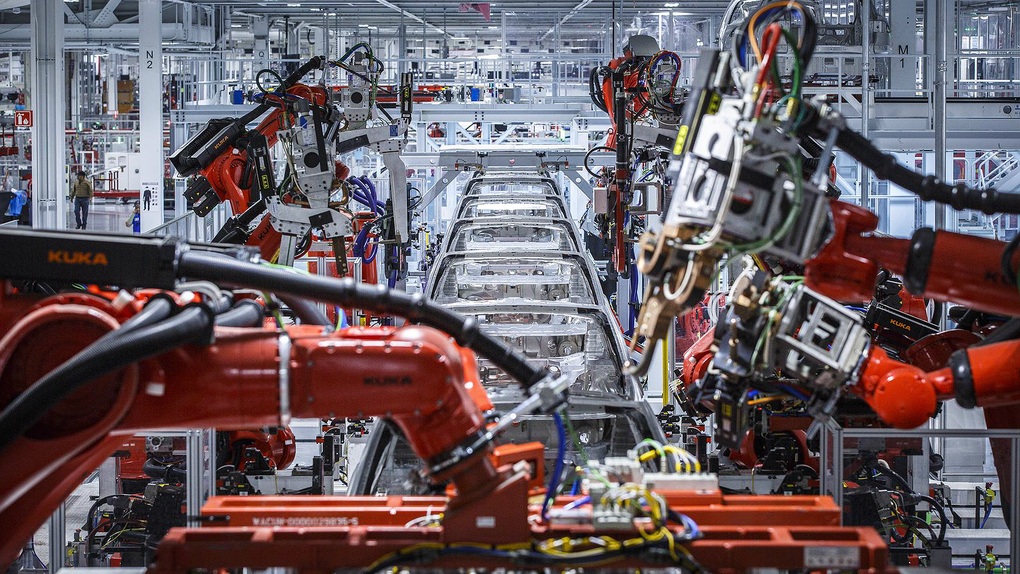 Kỹ sư Tesla bị robot tấn công gây thương tích trong nhà máy