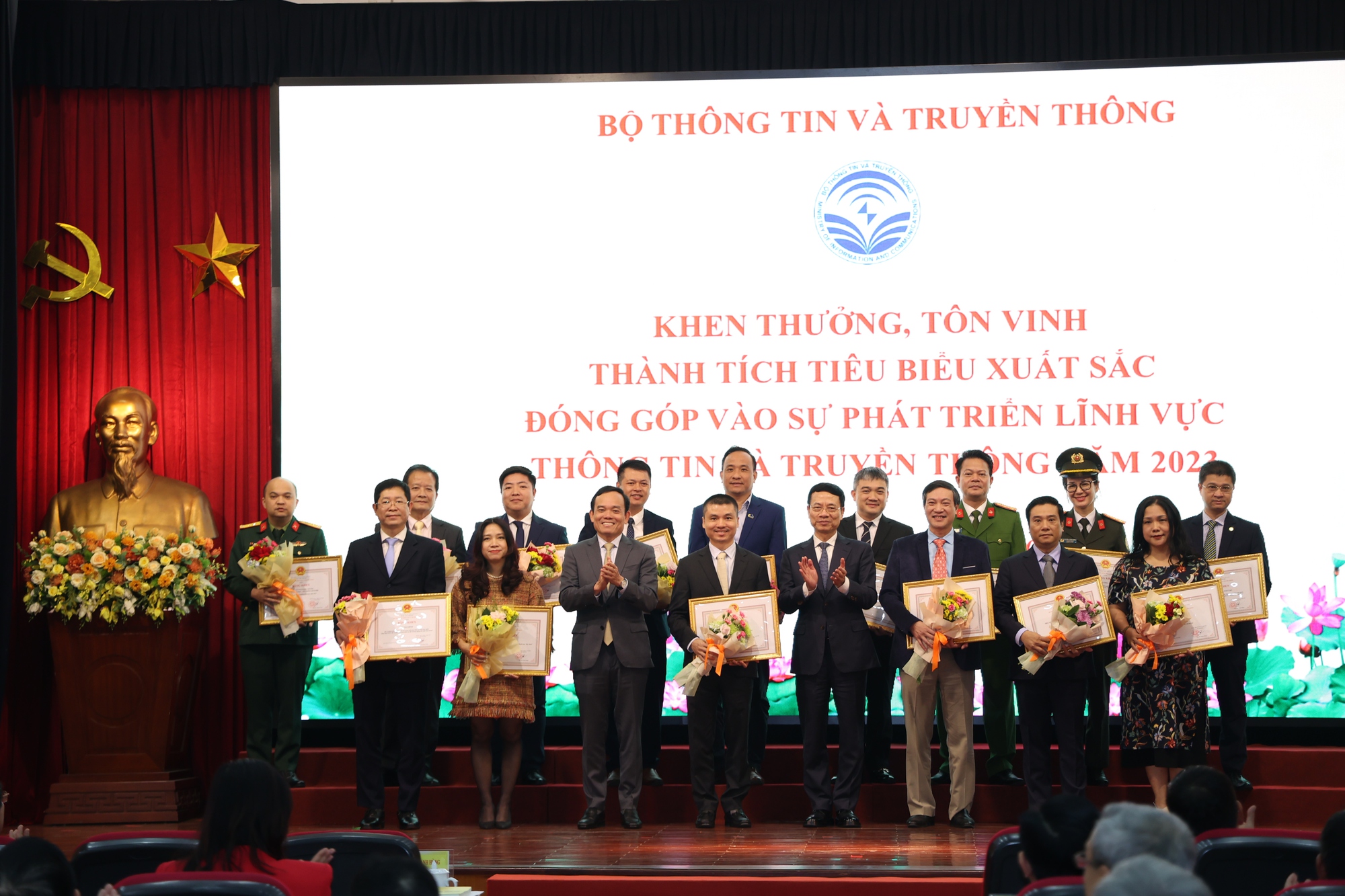 Bộ TT&TT: Người dân đã được bảo vệ cơ bản trên không gian mạng- Ảnh 7. Bộ TT&TT: Người dân đã được bảo vệ cơ bản trên không gian mạng- Ảnh 7.
