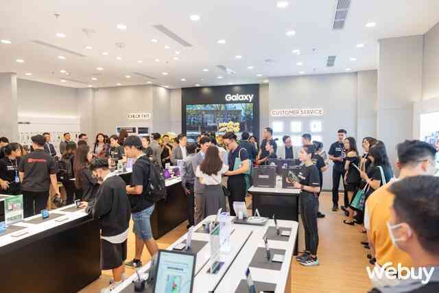 Điều gì hấp dẫn bên trong Cửa Hàng Trải Nghiệm Samsung lớn nhất cả nước vừa mới được khai trương