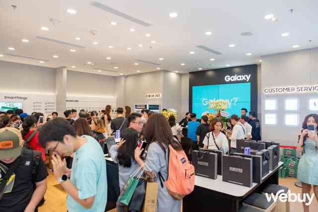 Điều gì hấp dẫn bên trong Cửa Hàng Trải Nghiệm Samsung lớn nhất cả nước vừa mới được khai trương- Ảnh 12. Điều gì hấp dẫn bên trong Cửa Hàng Trải Nghiệm Samsung lớn nhất cả nước vừa mới được khai trương- Ảnh 12.