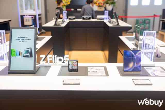 Điều gì hấp dẫn bên trong Cửa Hàng Trải Nghiệm Samsung lớn nhất cả nước vừa mới được khai trương- Ảnh 4. Điều gì hấp dẫn bên trong Cửa Hàng Trải Nghiệm Samsung lớn nhất cả nước vừa mới được khai trương- Ảnh 4.