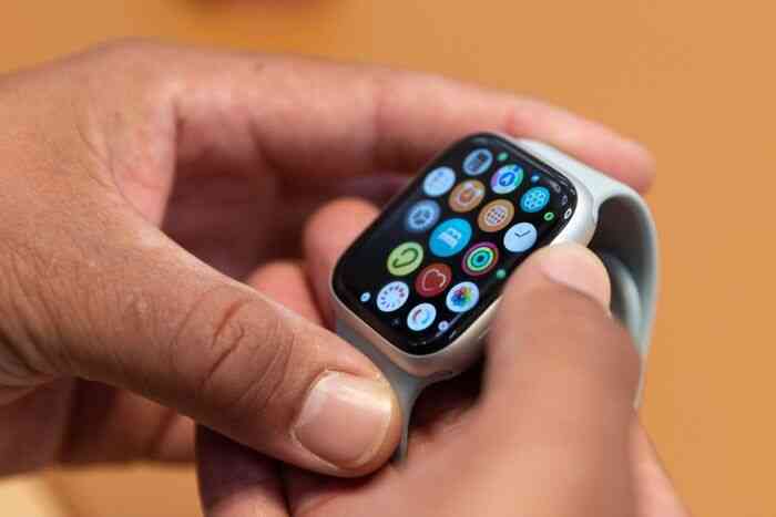 Apple Watch nguy cơ thành 'vết nhơ' trong sự nghiệp của Tim Cook: Nỗ lực 9 năm biến chiếc đồng hồ thành thiết bị y tế hóa nguy hiểm, chọc giận cả 1 ngành công nghiệp