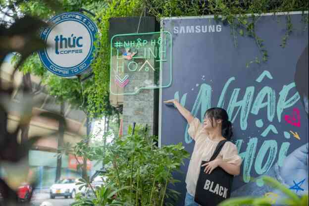 Giới trẻ linh hoạt "nhả vía" đón năm mới: Đâu mới là chiếc "vía" nóng nhất Tết này?