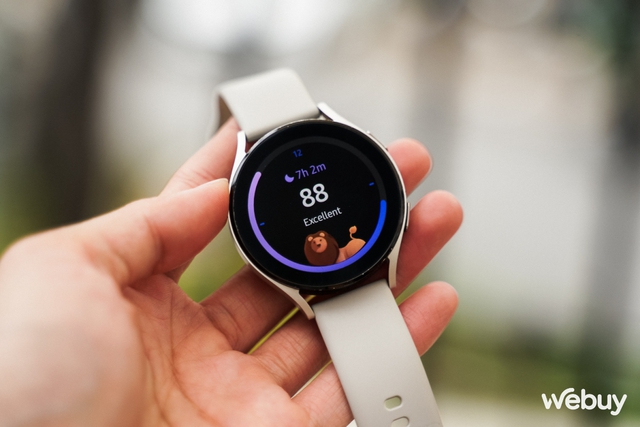 Hơn 2 năm sau, Galaxy Watch4 vẫn đáng mua: Giá giảm còn 1 nửa, tính năng gần y hệt Watch6 đời mới nhất- Ảnh 4. Hơn 2 năm sau, Galaxy Watch4 vẫn đáng mua: Giá giảm còn 1 nửa, tính năng gần y hệt Watch6 đời mới nhất- Ảnh 4.