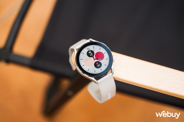 Hơn 2 năm sau, Galaxy Watch4 vẫn đáng mua: Giá giảm còn 1 nửa, tính năng gần y hệt Watch6 đời mới nhất- Ảnh 9. Hơn 2 năm sau, Galaxy Watch4 vẫn đáng mua: Giá giảm còn 1 nửa, tính năng gần y hệt Watch6 đời mới nhất- Ảnh 9.