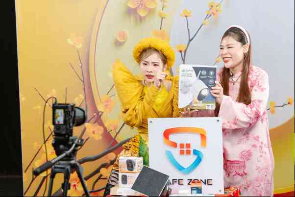 Trong "siêu bão livestream" tại tập 7 KOC VIETNAM, Phương Oanh Daily tiến vào Top 8 Chung kết