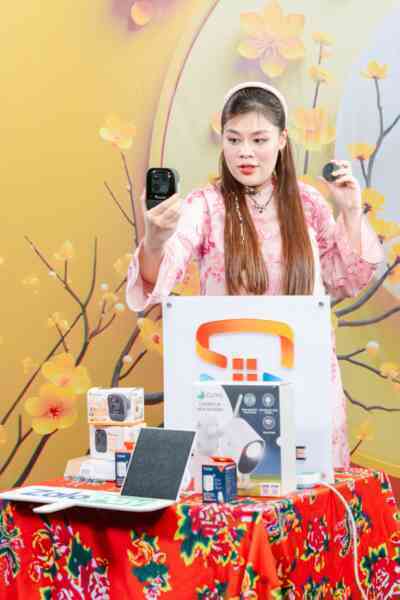 Trong siêu bão livestream tại tập 7 KOC VIETNAM, Phương Oanh Daily tiến vào Top 8 Chung kết - Ảnh 2. Trong siêu bão livestream tại tập 7 KOC VIETNAM, Phương Oanh Daily tiến vào Top 8 Chung kết - Ảnh 2.