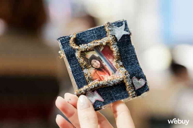 Samfan Hà Nội tự chế ốp lưng, pop socket từ quần jeans cũ, đi workshop vui còn có quà mang về- Ảnh 19. Samfan Hà Nội tự chế ốp lưng, pop socket từ quần jeans cũ, đi workshop vui còn có quà mang về- Ảnh 19.