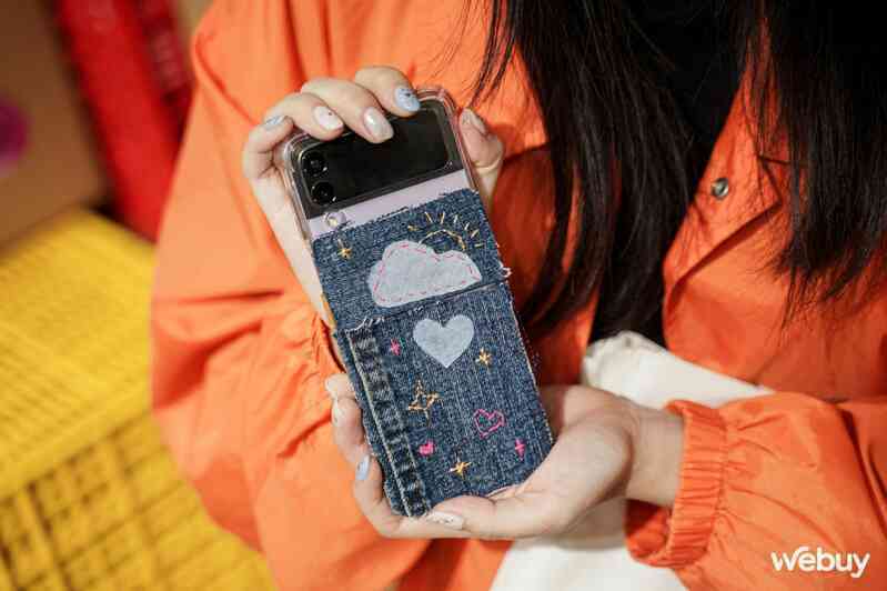 Samfan Hà Nội tự chế ốp lưng, pop socket từ quần jeans cũ, đi workshop vui còn có quà mang về- Ảnh 20. Samfan Hà Nội tự chế ốp lưng, pop socket từ quần jeans cũ, đi workshop vui còn có quà mang về- Ảnh 20.