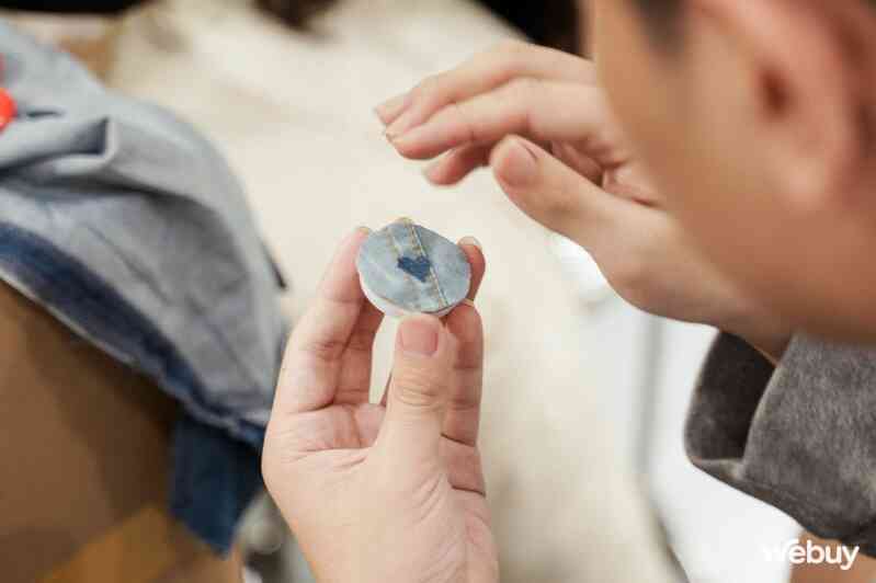 Samfan Hà Nội tự chế ốp lưng, pop socket từ quần jeans cũ, đi workshop vui còn có quà mang về- Ảnh 5. Samfan Hà Nội tự chế ốp lưng, pop socket từ quần jeans cũ, đi workshop vui còn có quà mang về- Ảnh 5.