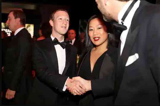 'Đụng' đến Mark Zuckerberg, một tiến sĩ Harvard mất việc khiến giới học thuật toàn cầu nổi cơn thịnh nộ- Ảnh 2. 'Đụng' đến Mark Zuckerberg, một tiến sĩ Harvard mất việc khiến giới học thuật toàn cầu nổi cơn thịnh nộ- Ảnh 2.