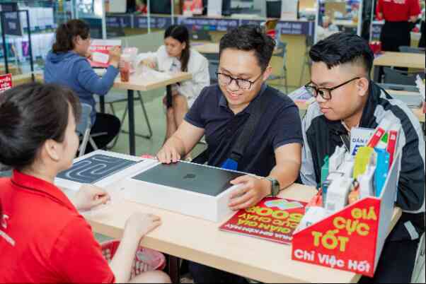 CellphoneS mở bán Macbook Pro và iMac M3, giá từ 37 triệu