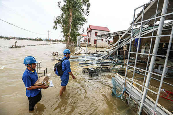 Các nhà mạng “liên thông” sóng di động, giúp người dân khắc phục thiên tai