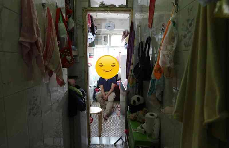 Bên trong &quot;nhà quan tài&quot; rộng 3m2 toilet sát giường ngủ, không dành cho người sợ không gian hẹp - nơi ước mơ đổi đời và hiện thực đan xen - Ảnh 3.