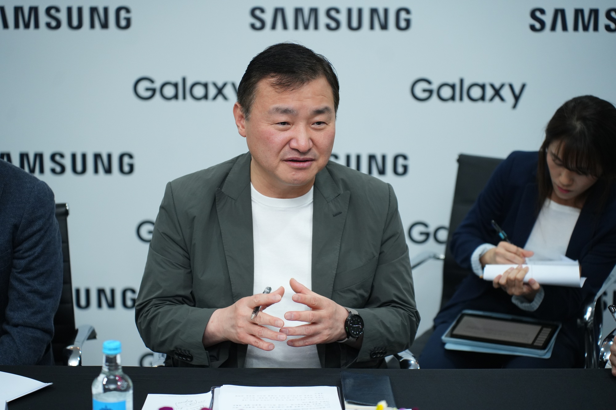 Chủ tịch mảng di động Samsung: "Tôi đang dùng ChatGPT và thảo luận với Microsoft để hiểu thêm về nó"