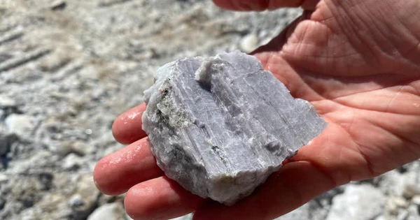 Đột nhiên tìm thấy mỏ lithium khổng lồ, Ấn Độ nghiễm nhiên trở thành ‘ông lớn’ trong lĩnh vực pin và xe điện
