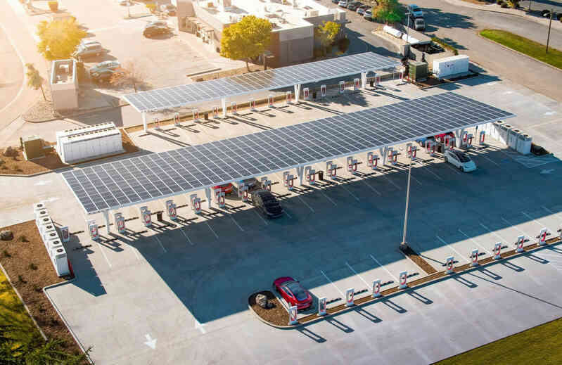 VinFast và nhiều hãng xe điện ‘mở cờ trong bụng’- Chính phủ Mỹ ra ‘tối hậu thư cho Tesla: chia sẻ trạm sạc hoặc 'say no' với trợ cấp