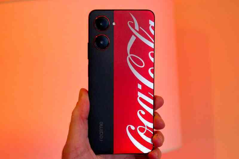 Ra mắt điện thoại Coca-Cola, giá chỉ 5,9 triệu đồng - Ảnh 2. Ra mắt điện thoại Coca-Cola, giá chỉ 5,9 triệu đồng - Ảnh 2.