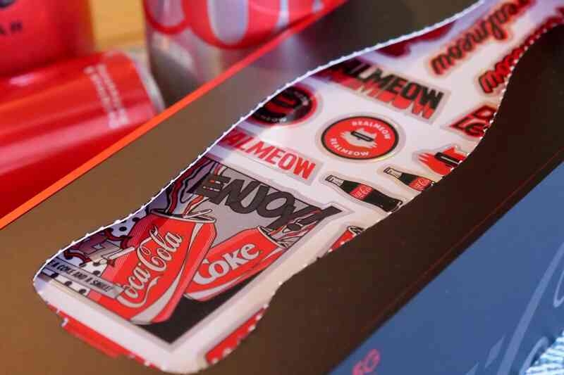 Ra mắt điện thoại Coca-Cola, giá chỉ 5,9 triệu đồng