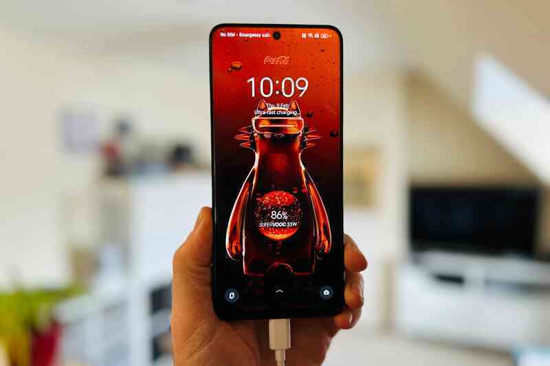 Ra mắt điện thoại Coca-Cola, giá chỉ 5,9 triệu đồng - Ảnh 4. Ra mắt điện thoại Coca-Cola, giá chỉ 5,9 triệu đồng - Ảnh 4.