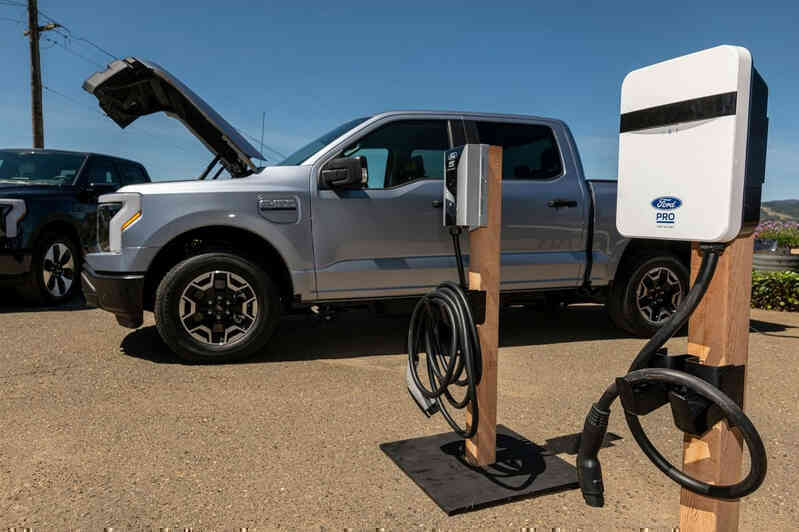 Ford bất ngờ bứt tốc trong cuộc đua xe điện: Tuyên bố tạo ra loại pin rẻ nhất nước Mỹ, đặc biệt bền và rất hiệu quả khi sạc nhanh - Ảnh 2. Ford bất ngờ bứt tốc trong cuộc đua xe điện: Tuyên bố tạo ra loại pin rẻ nhất nước Mỹ, đặc biệt bền và rất hiệu quả khi sạc nhanh - Ảnh 2.