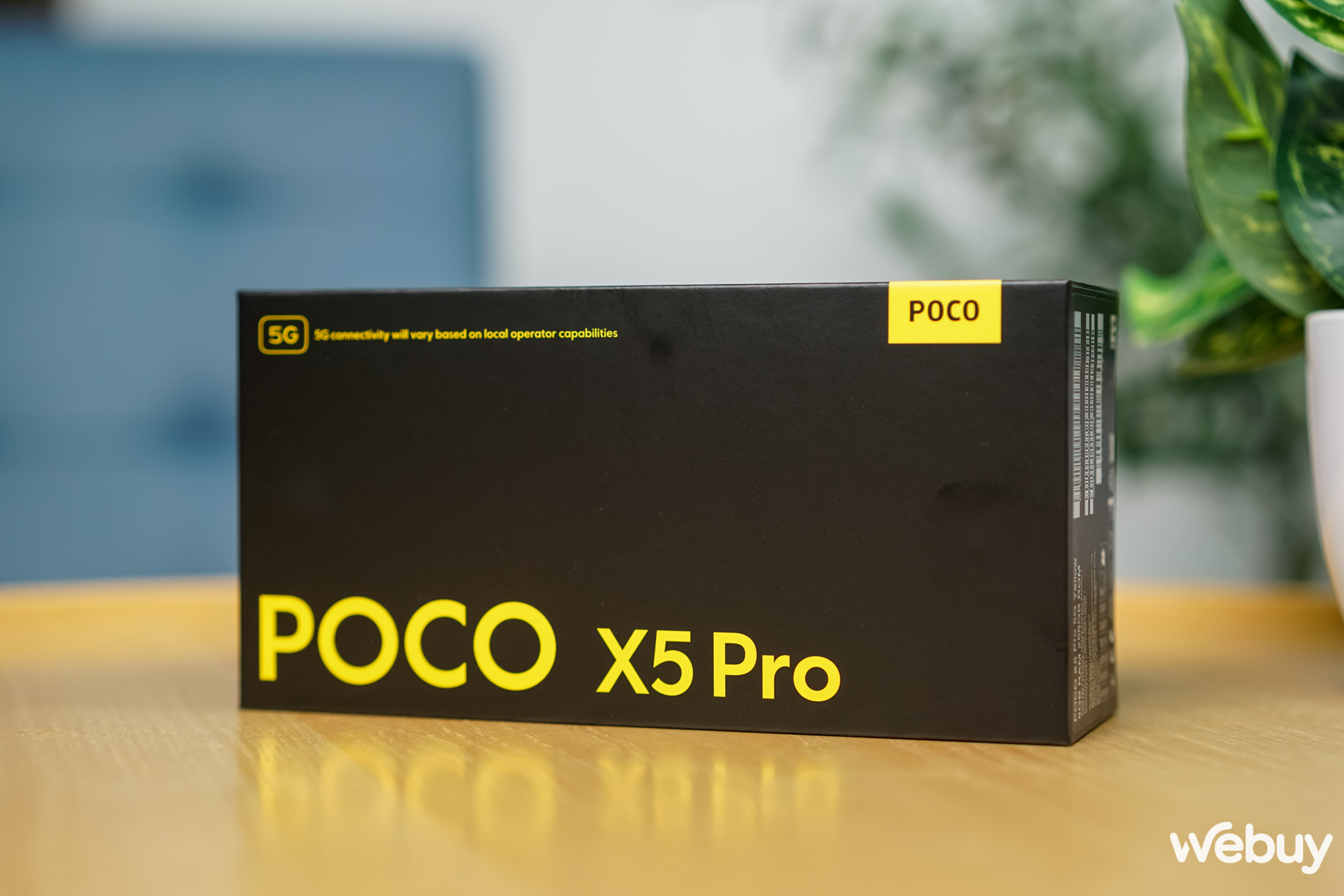 Mở hộp POCO X5 Pro tại Việt Nam: Tông vàng đen lạ mắt, màn hình 120Hz và camera 108MP - Ảnh 1. Mở hộp POCO X5 Pro tại Việt Nam: Tông vàng đen lạ mắt, màn hình 120Hz và camera 108MP - Ảnh 1.