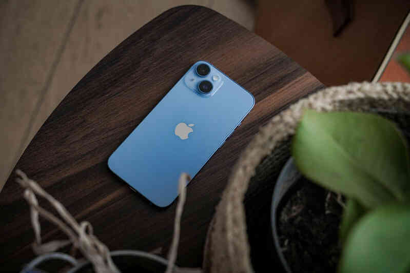 Giá iPhone 11, 12, 13... đồng loạt lao dốc kịch sàn, có mẫu chỉ còn hơn 8 triệu đồng - Ảnh 2. Giá iPhone 11, 12, 13... đồng loạt lao dốc kịch sàn, có mẫu chỉ còn hơn 8 triệu đồng - Ảnh 2.