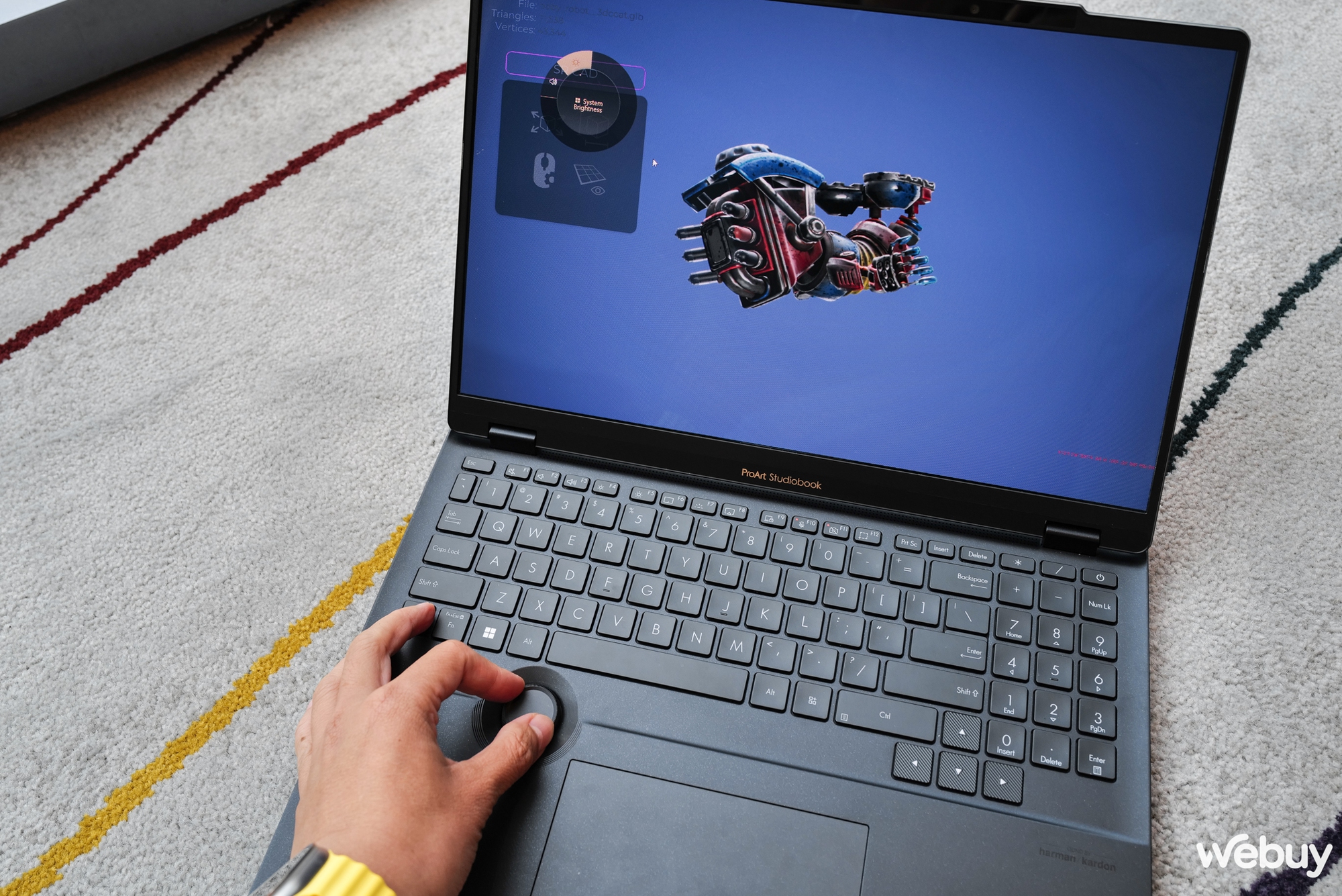 Trải nghiệm laptop có màn hình 3D của Asus: Không cần kính chuyên biệt, tuy nhiên chỉ dùng được khi ở 1 mình - Ảnh 7. Trải nghiệm laptop có màn hình 3D của Asus: Không cần kính chuyên biệt, tuy nhiên chỉ dùng được khi ở 1 mình - Ảnh 7.