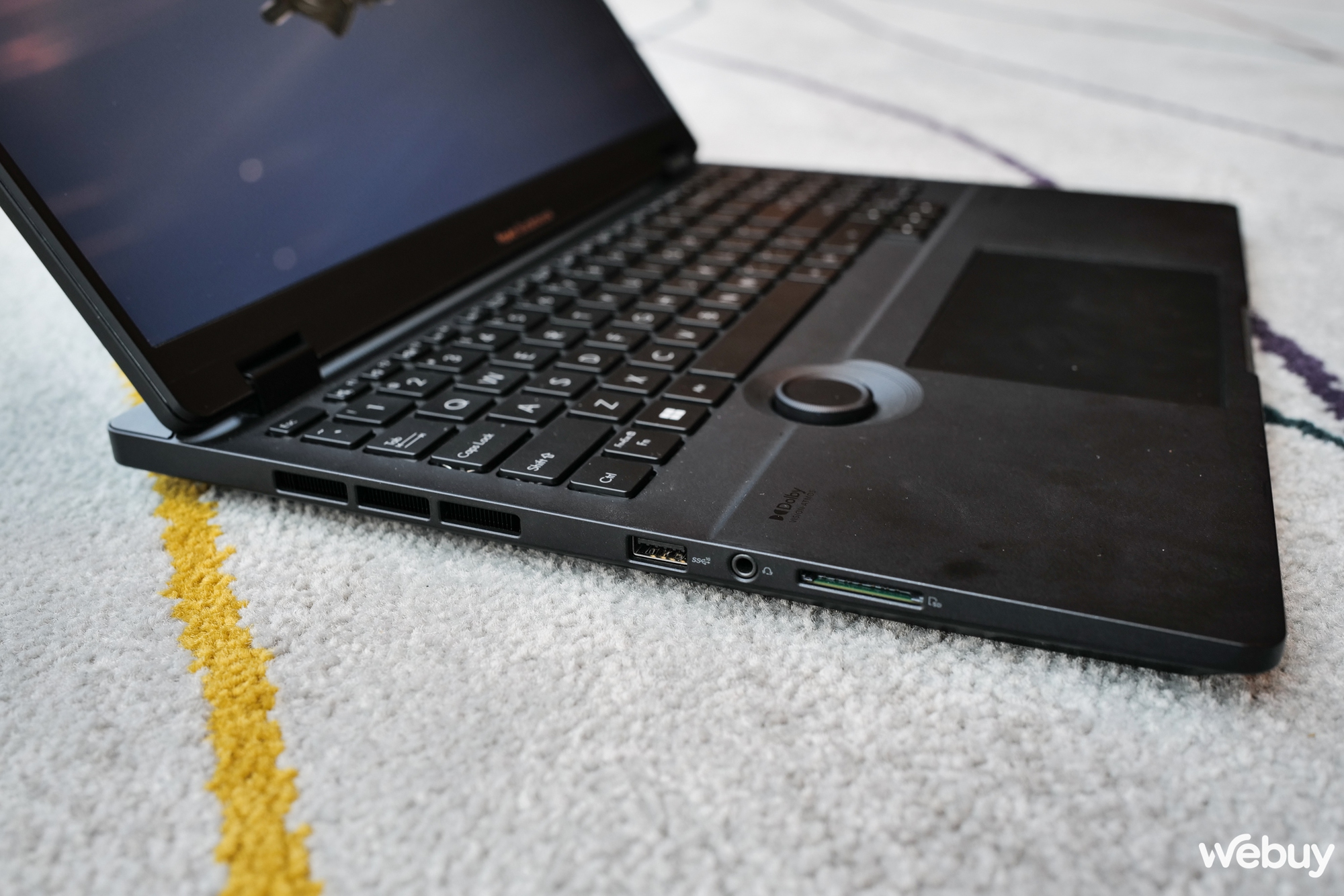 Trải nghiệm laptop có màn hình 3D của Asus: Không cần kính chuyên biệt, tuy nhiên chỉ dùng được khi ở 1 mình - Ảnh 9. Trải nghiệm laptop có màn hình 3D của Asus: Không cần kính chuyên biệt, tuy nhiên chỉ dùng được khi ở 1 mình - Ảnh 9.