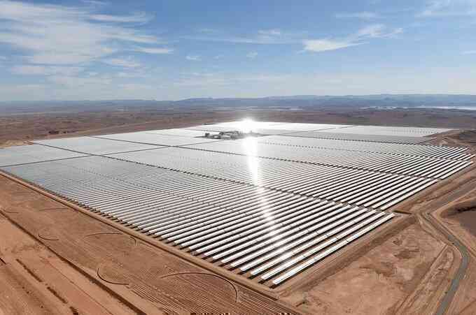 Điều gì sẽ xảy ra nếu chúng ta biến sa mạc Sahara trở thành một "quả pin" năng lượng Mặt Trời? - Ảnh 2. Điều gì sẽ xảy ra nếu chúng ta biến sa mạc Sahara trở thành một "quả pin" năng lượng Mặt Trời? - Ảnh 2.