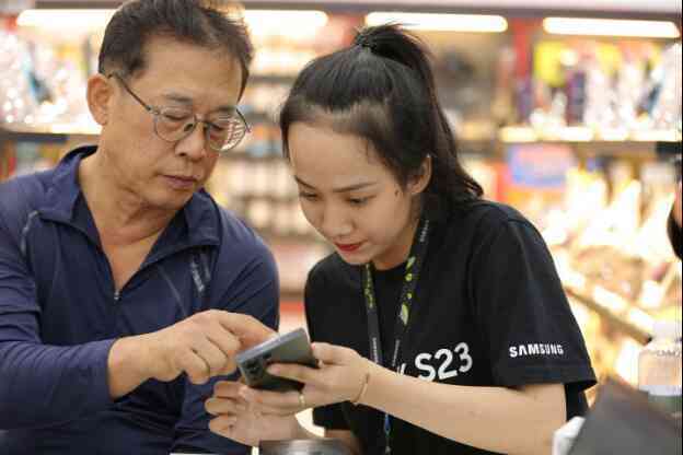 FPT Shop mở bán Galaxy S23 Series sớm bậc nhất tại Việt Nam - Ảnh 4. FPT Shop mở bán Galaxy S23 Series sớm bậc nhất tại Việt Nam - Ảnh 4.