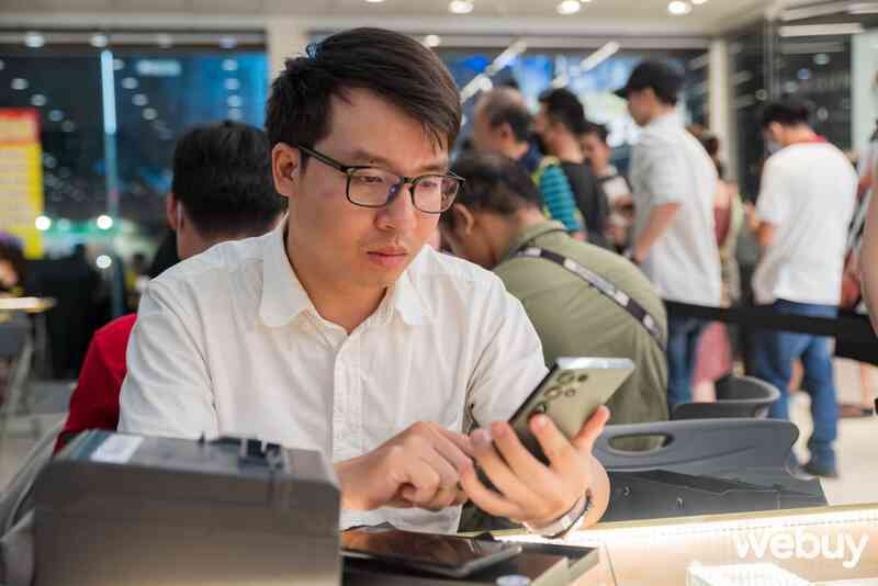 &quot;Độc lạ&quot; Samfan, bảo vợ điện thoại đang dùng đã hư thế là được mua luôn Galaxy S23 Ultra - Ảnh 5.