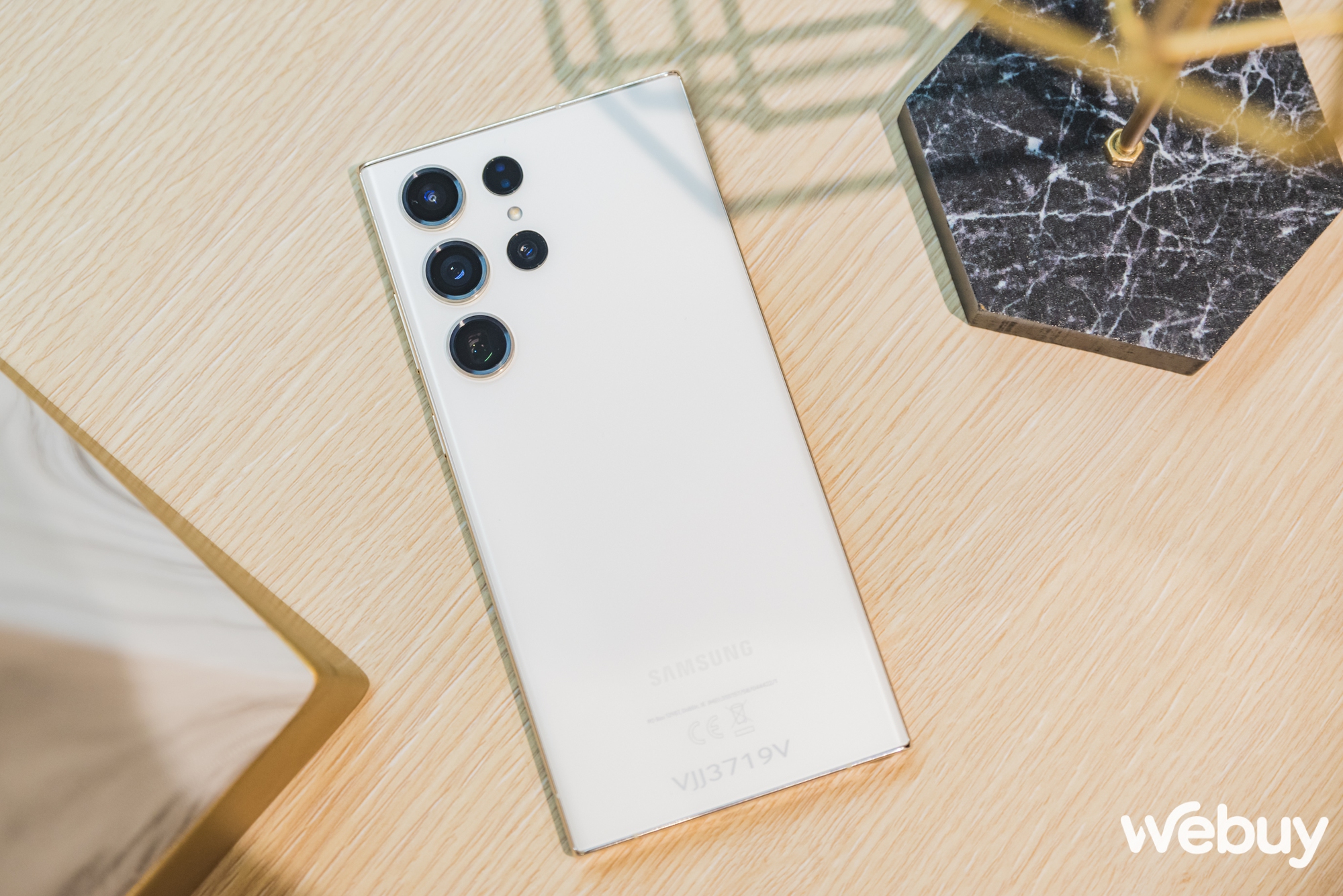 Trên tay Galaxy S23 Ultra: Đẹp lịch lãm, cấu hình "khủng", Camera 200MP mạnh mẽ hàng đầu phân khúc - Ảnh 4. Trên tay Galaxy S23 Ultra: Đẹp lịch lãm, cấu hình "khủng", Camera 200MP mạnh mẽ hàng đầu phân khúc - Ảnh 4.