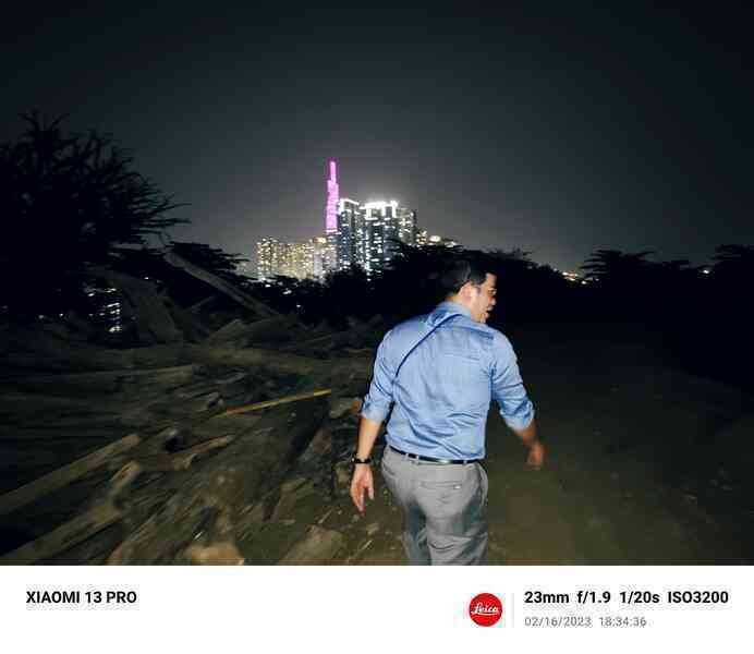 Mở hộp Xiaomi 13 Pro chính hãng: Mặt lưng gốm, camera Leica 1 inch, chống nước IP68, giá 30 triệu