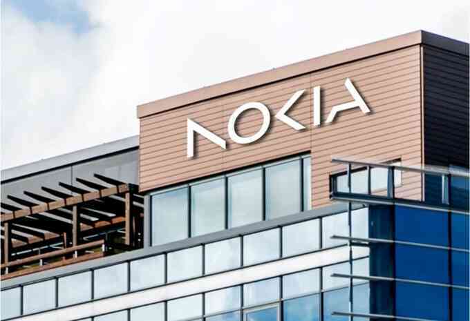 Logo mới của Nokia được gắn trên trụ sở chính của công ty tại thành phố Espoo, Phần Lan (Ảnh: Getty).