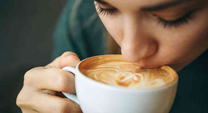 Nghiên cứu mới phát hiện tác dụng chữa bệnh bất ngờ của việc uống cà phê với sữa - Ảnh 2.