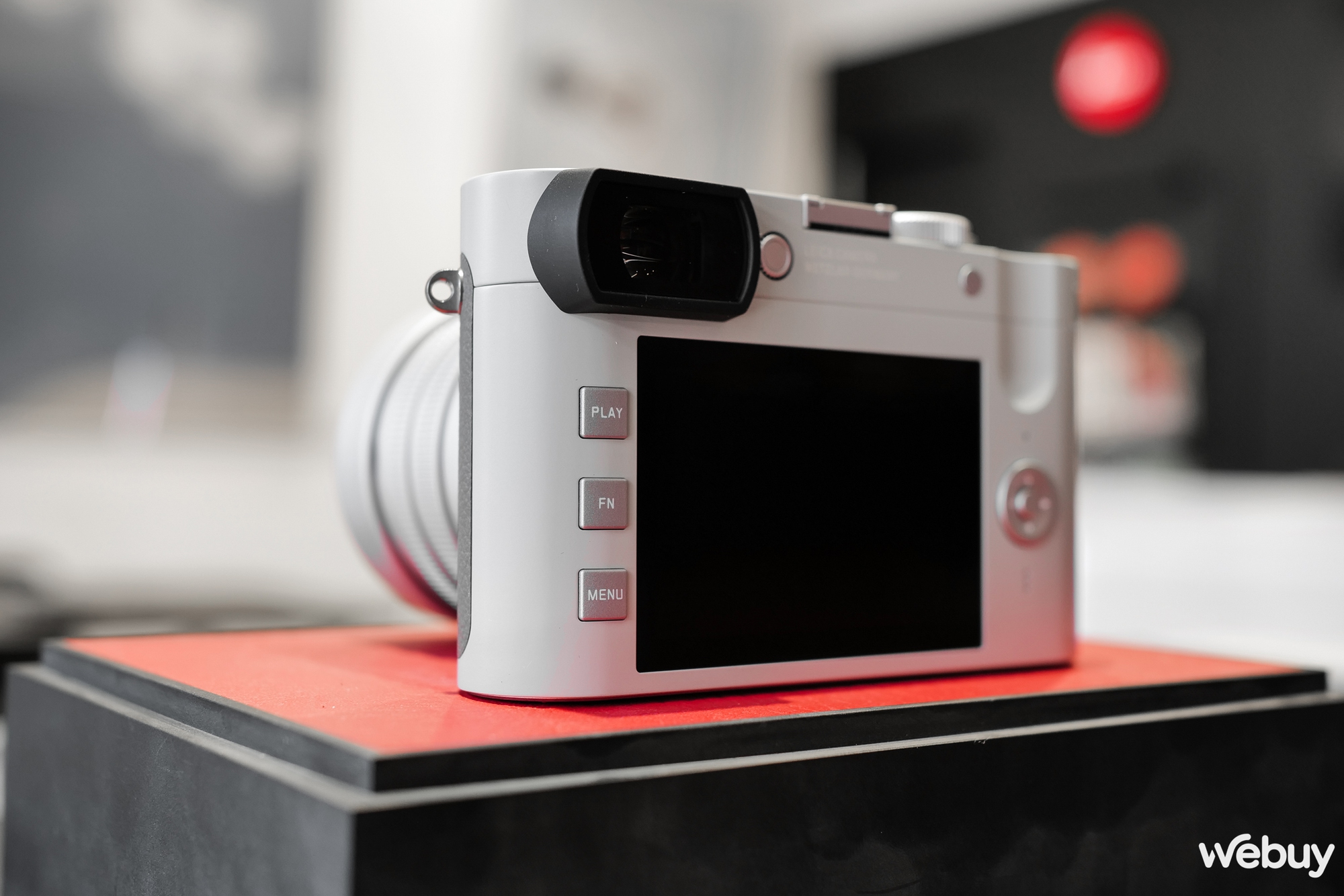 Mở hộp máy ảnh hạng sang Leica Q2 Ghost Edition: Màu xám xi măng, lấy ý tưởng từ đồng hồ Rolex hiếm - Ảnh 14. Mở hộp máy ảnh hạng sang Leica Q2 Ghost Edition: Màu xám xi măng, lấy ý tưởng từ đồng hồ Rolex hiếm - Ảnh 14.